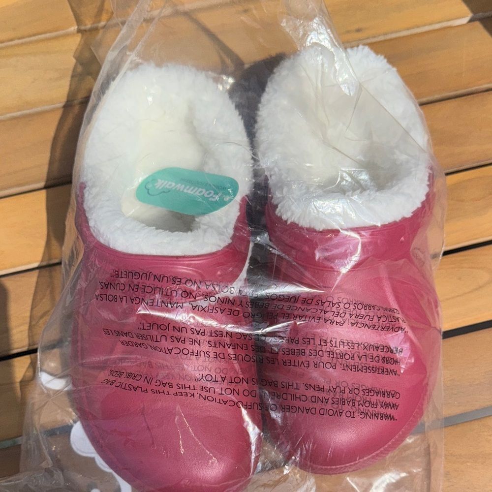 🔥Warm Pink Fleece-Lined Slippers Sz 7 New